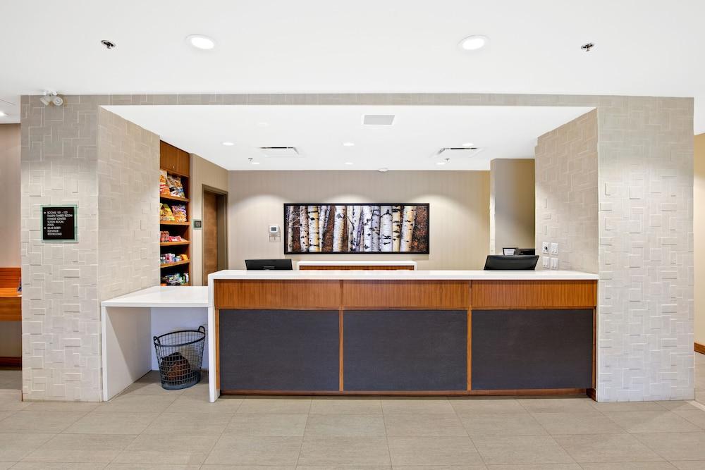 Mountain View Inn & Suites Sundre ภายนอก รูปภาพ