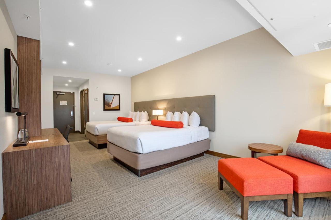 Mountain View Inn & Suites Sundre ภายนอก รูปภาพ