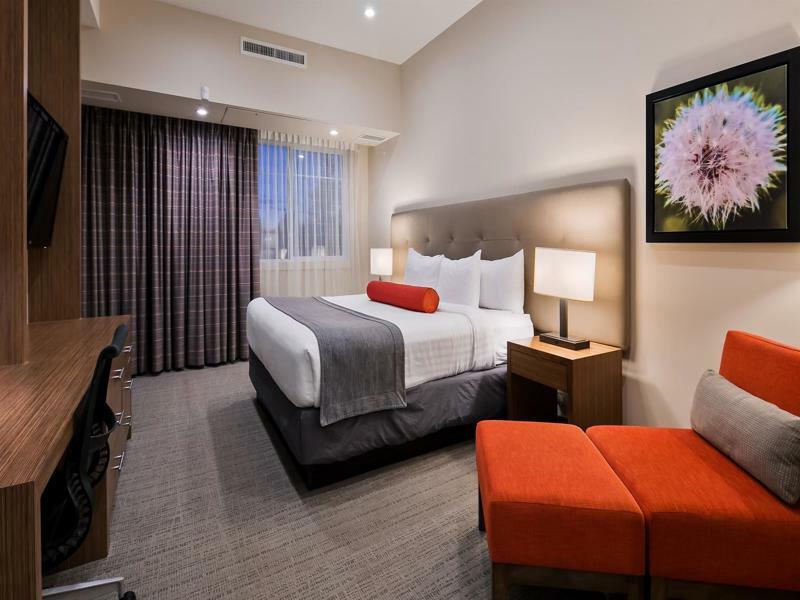 Mountain View Inn & Suites Sundre ภายนอก รูปภาพ
