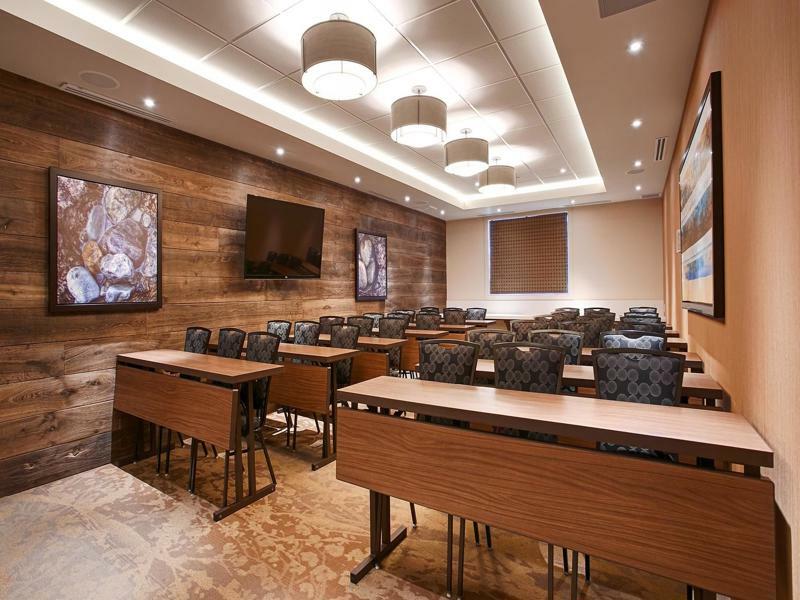 Mountain View Inn & Suites Sundre ภายนอก รูปภาพ