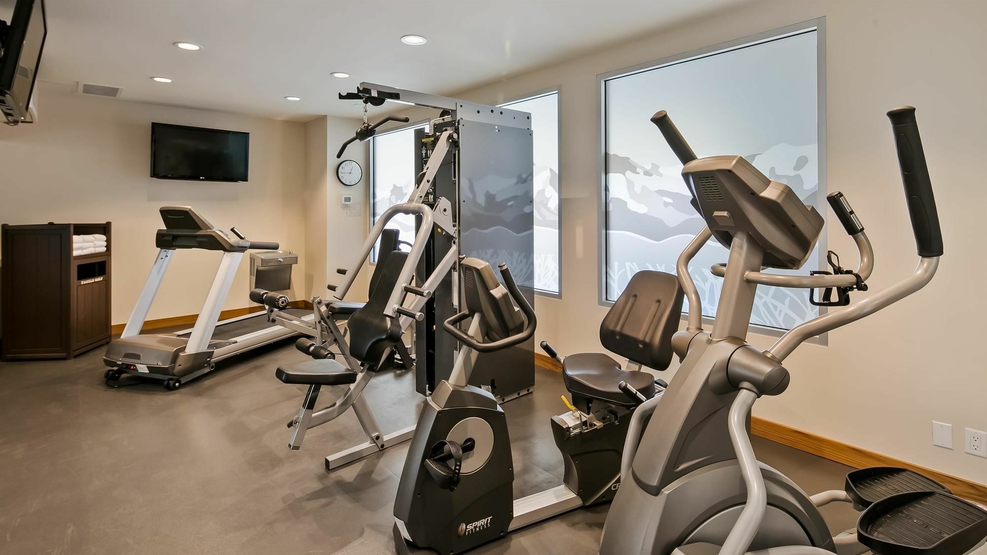 Mountain View Inn & Suites Sundre ภายนอก รูปภาพ